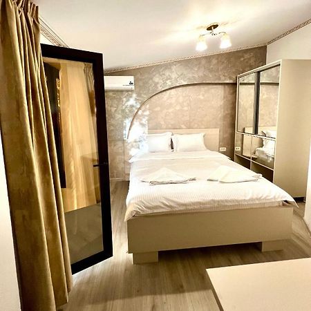 Hotel Marina 2 บูคาเรสต์ ภายนอก รูปภาพ