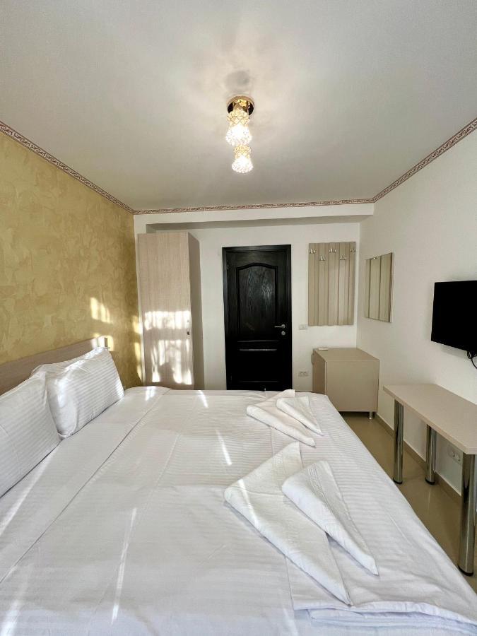 Hotel Marina 2 บูคาเรสต์ ภายนอก รูปภาพ