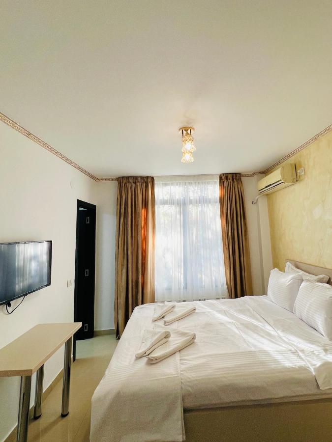 Hotel Marina 2 บูคาเรสต์ ภายนอก รูปภาพ
