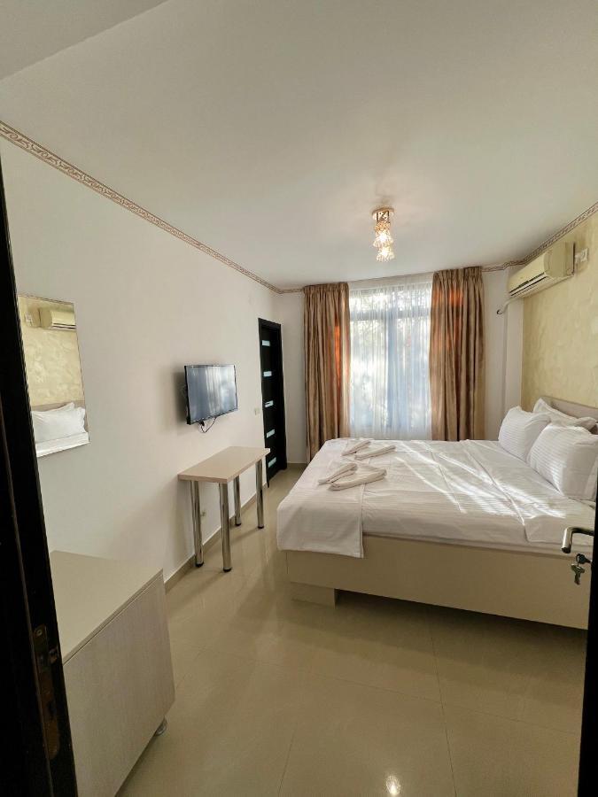 Hotel Marina 2 บูคาเรสต์ ภายนอก รูปภาพ