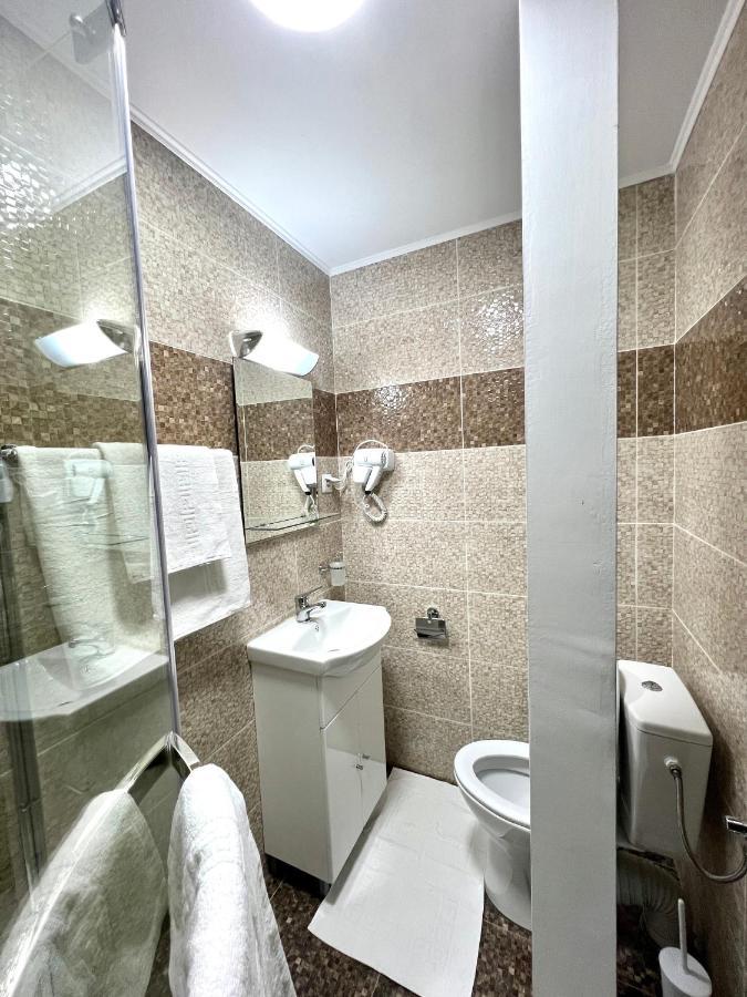 Hotel Marina 2 บูคาเรสต์ ภายนอก รูปภาพ