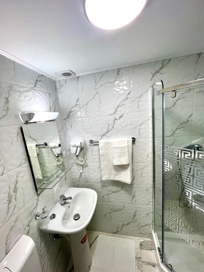 Hotel Marina 2 บูคาเรสต์ ภายนอก รูปภาพ