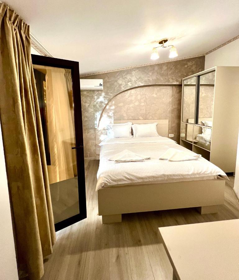 Hotel Marina 2 บูคาเรสต์ ภายนอก รูปภาพ
