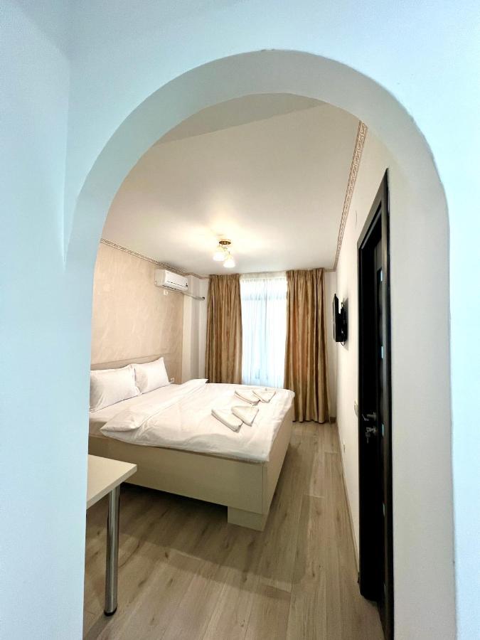 Hotel Marina 2 บูคาเรสต์ ภายนอก รูปภาพ