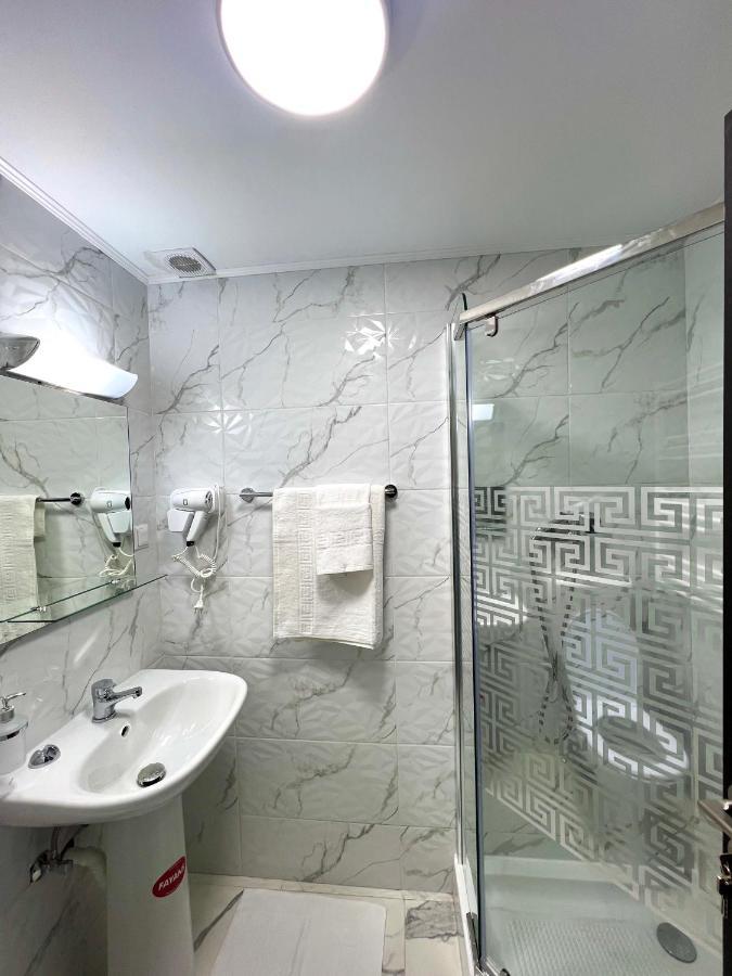Hotel Marina 2 บูคาเรสต์ ภายนอก รูปภาพ