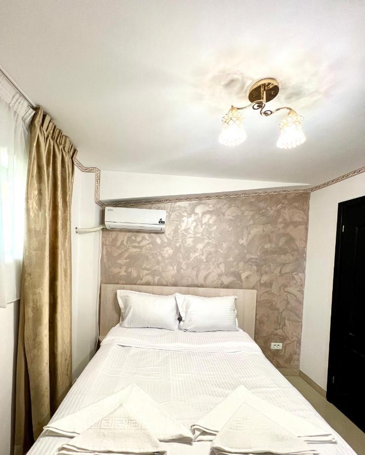 Hotel Marina 2 บูคาเรสต์ ภายนอก รูปภาพ