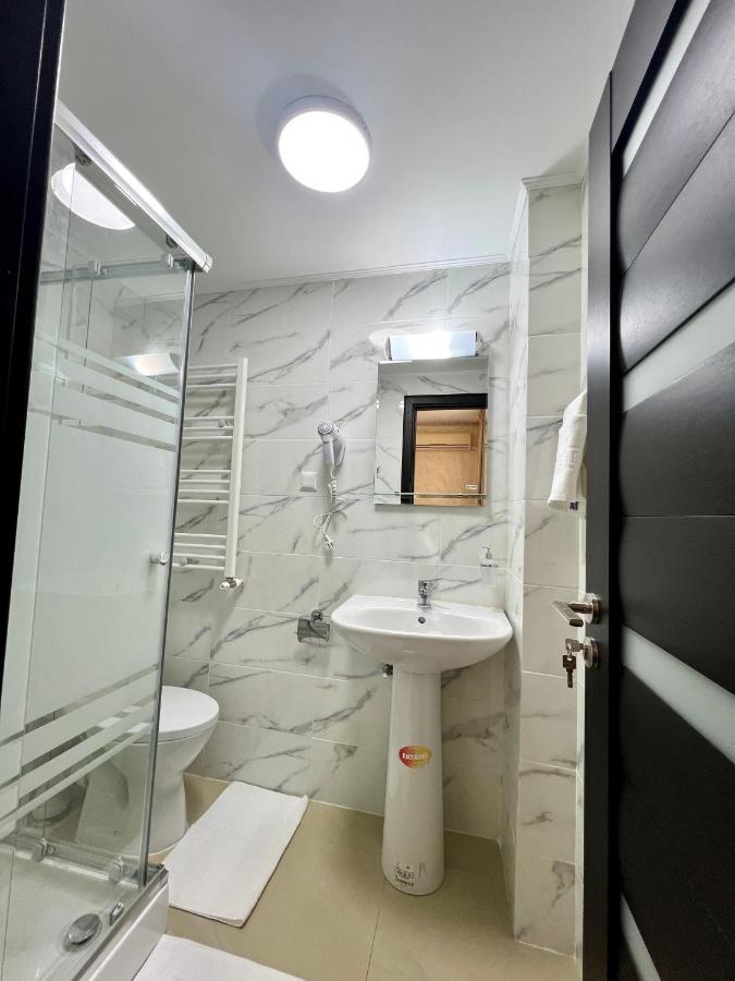 Hotel Marina 2 บูคาเรสต์ ภายนอก รูปภาพ