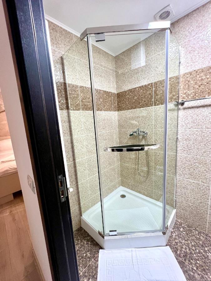 Hotel Marina 2 บูคาเรสต์ ภายนอก รูปภาพ