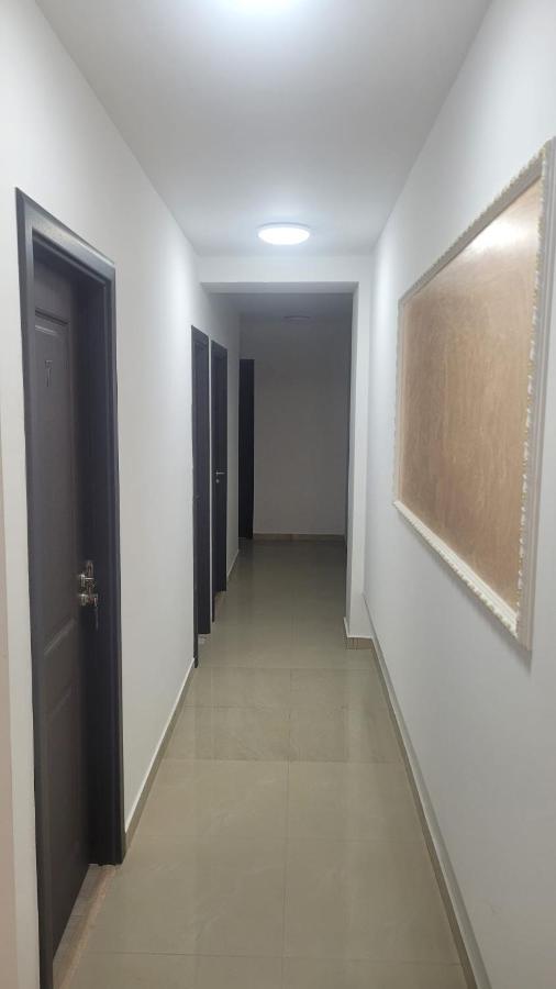 Hotel Marina 2 บูคาเรสต์ ภายนอก รูปภาพ