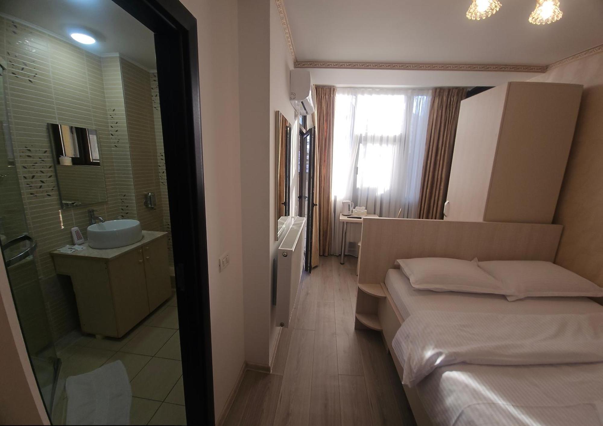 Hotel Marina 2 บูคาเรสต์ ภายนอก รูปภาพ